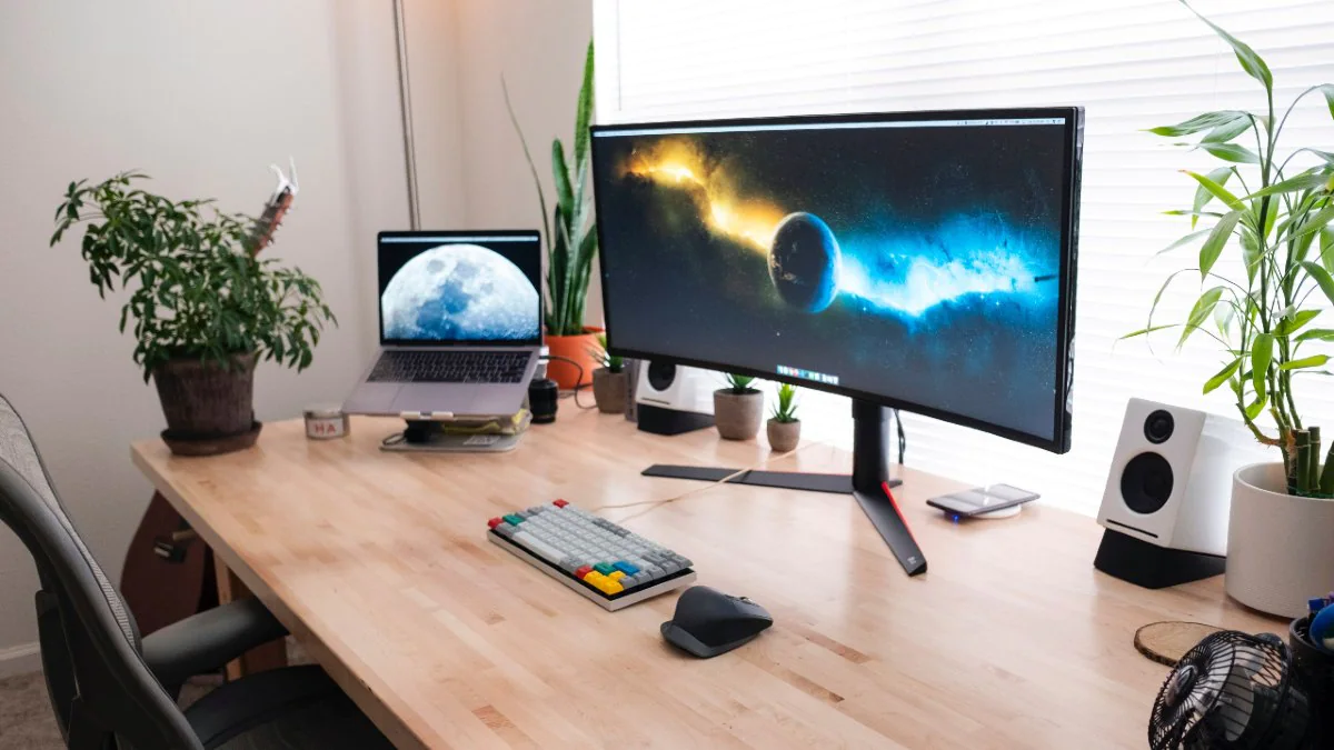 Popular Curved Monitor Deals to Take a Look At