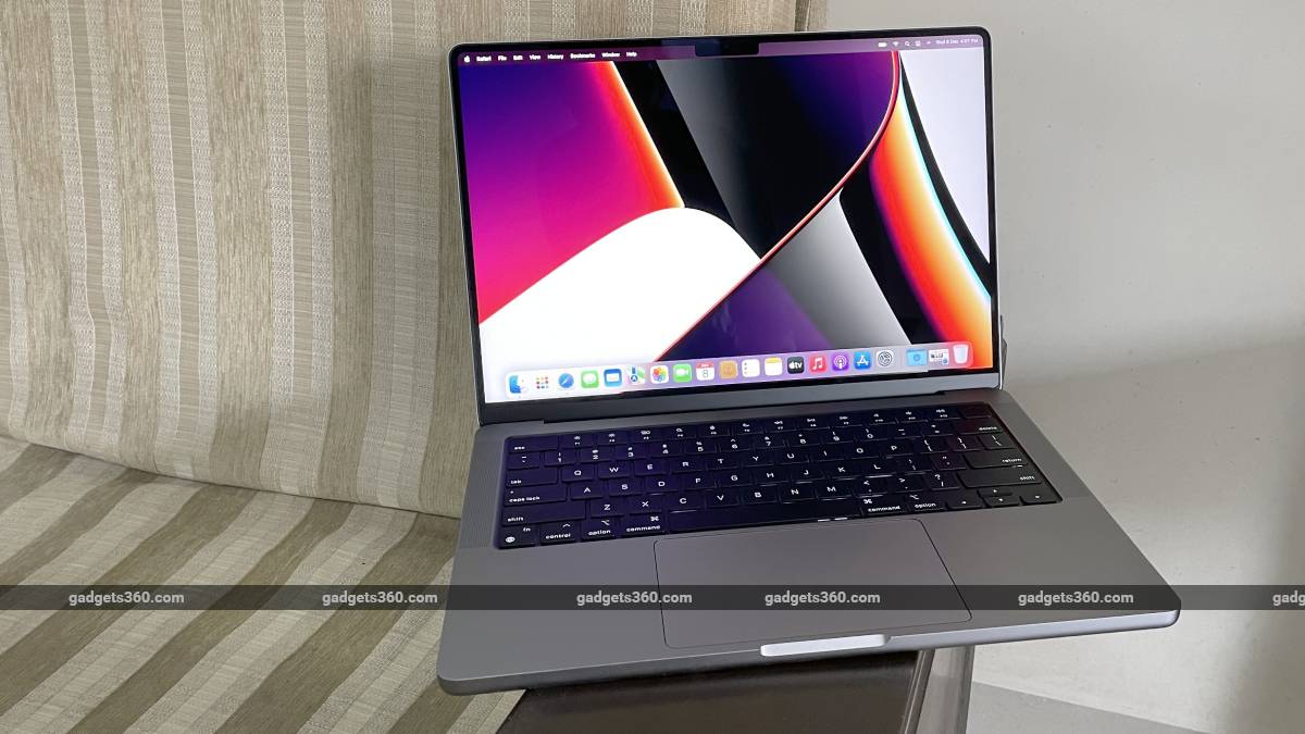 MacBook Pro (14-inch, 2021) First Impressions: Everything Old is New Again